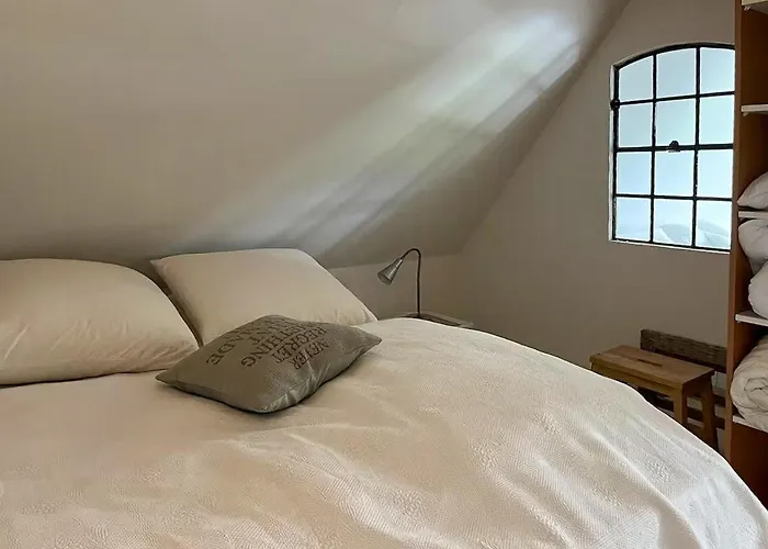 Hébergement de vacances Half-timbered Farm With Sea View At Kalovig *